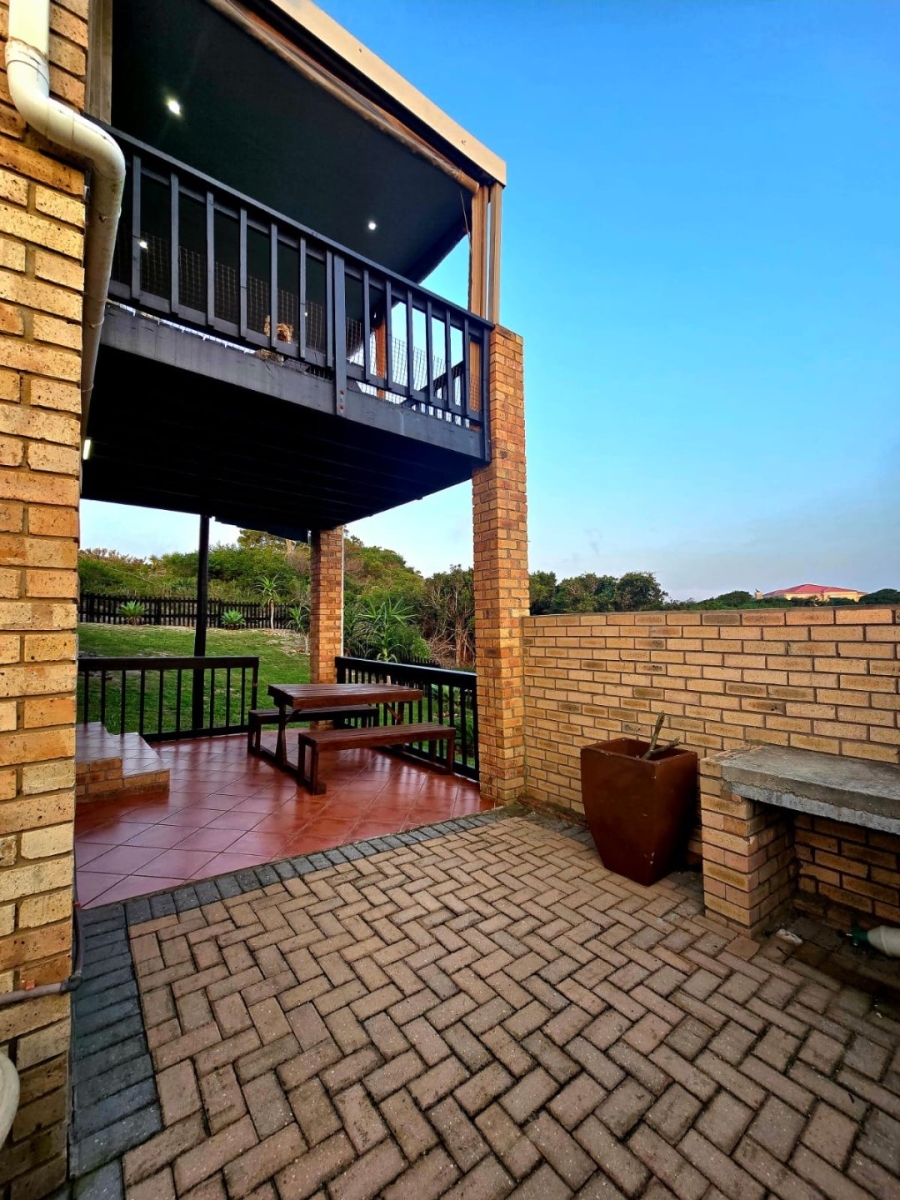 4 Bedroom Property for Sale in Paradise Beach Eastern Cape